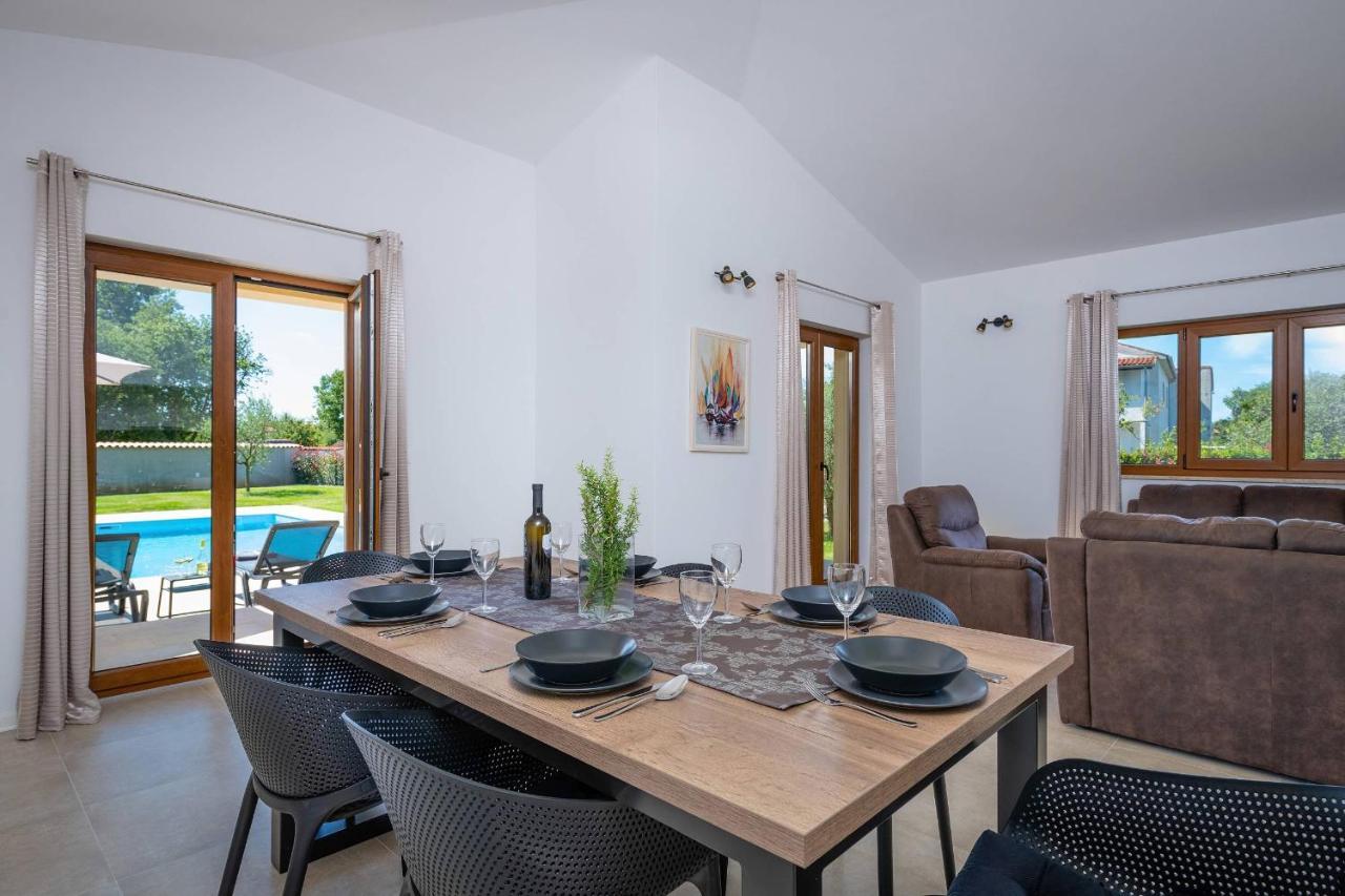 Holiday House Luca Porec Exterior photo